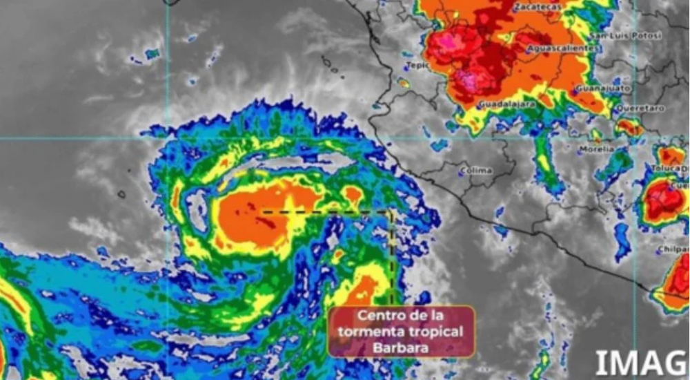 Tormenta tropical Barbara provoca lluvias y oleaje en el Pacífico mexicano