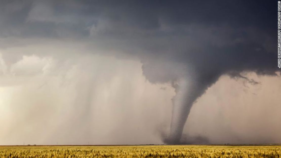 SMN alerta por lluvias intensas y posible formación de tornados en el norte del país