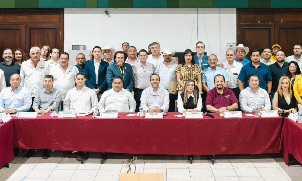 Asiste Luis Cavazos a encuentro con líderes del sector agropecuario de NL