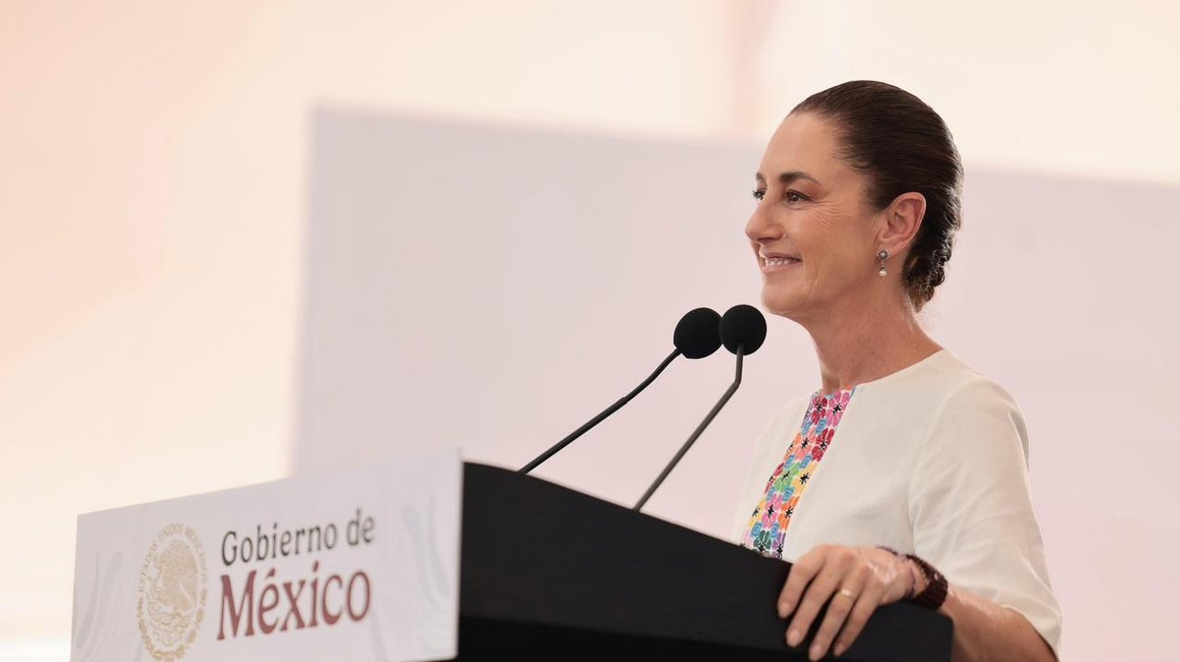 Claudia Sheinbaum destaca orgullo nacional y anuncia beca en Palenque