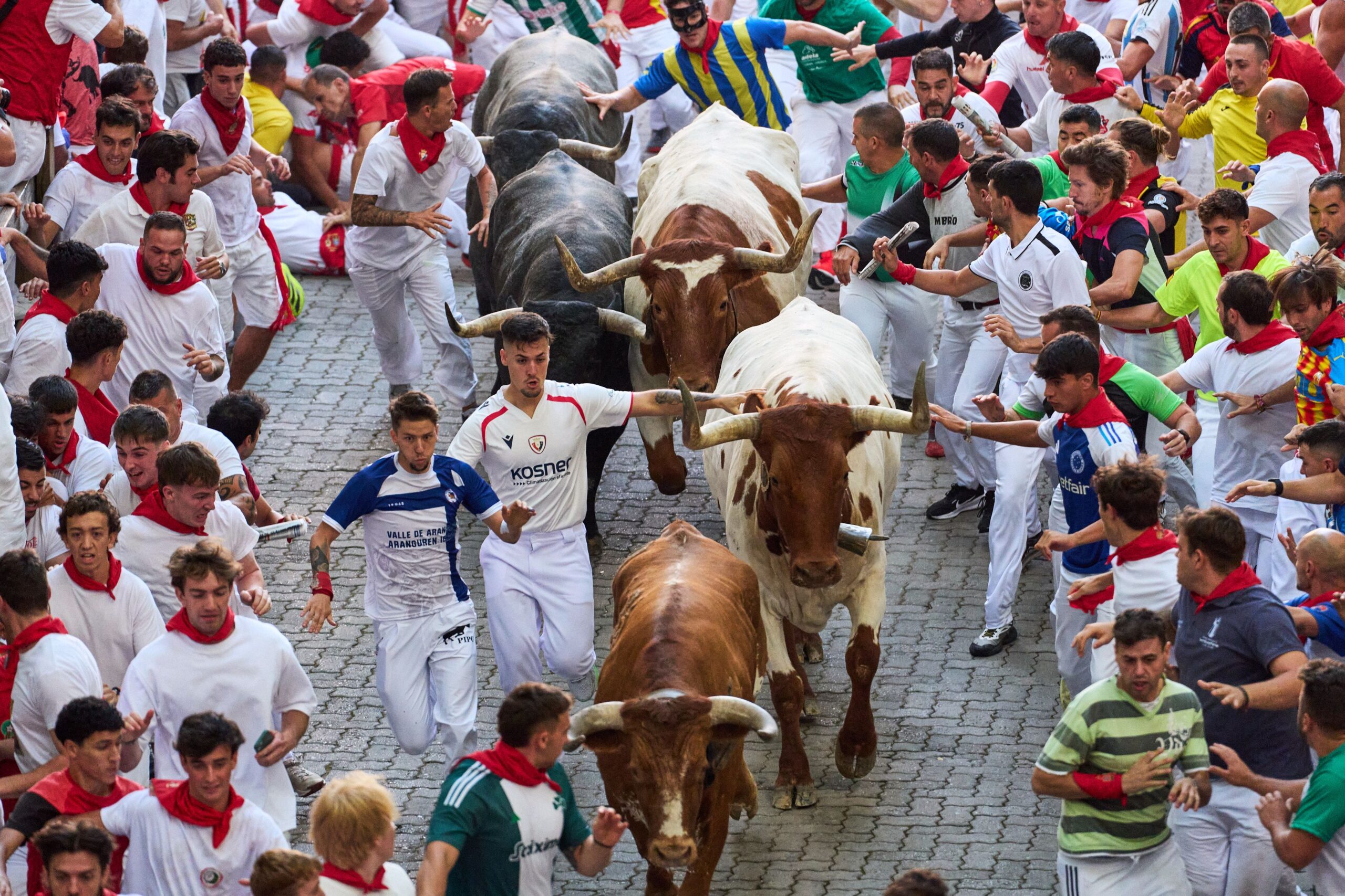 Incidente en San Fermín 2026: Participante herido por cornada en el rostro
