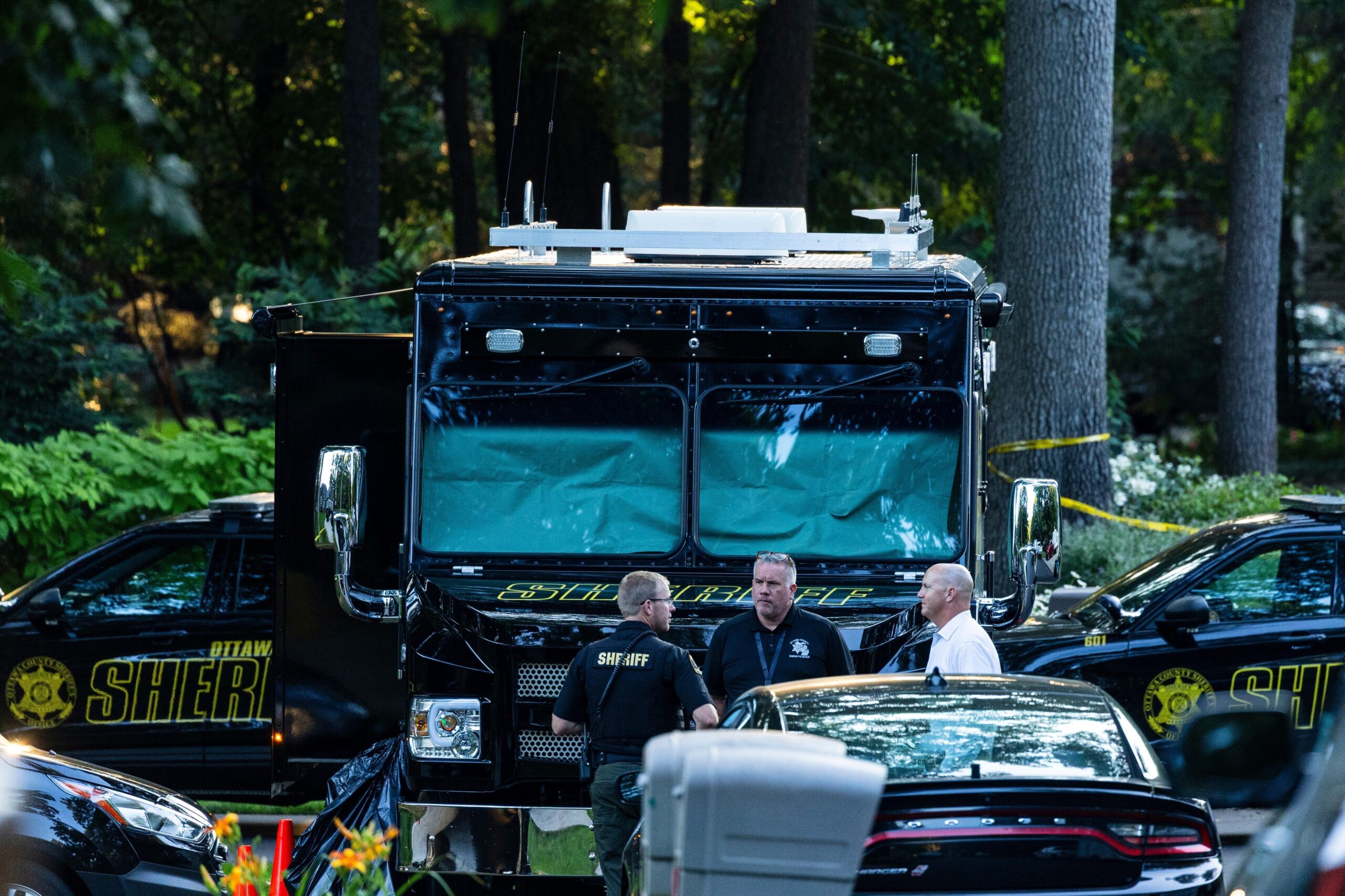Investigan trágico incendio en Michigan que dejó ocho muertos