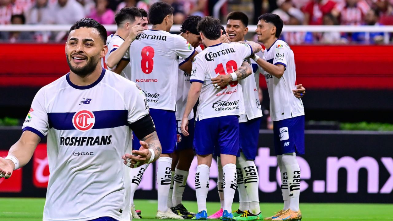 Vega y Gallardo brillan en el triunfo del Toluca sobre Chivas